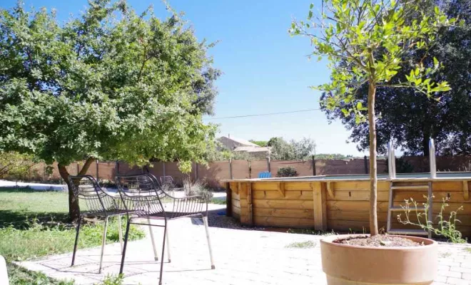 Studio avec jardin et piscine à Suze-La-Rousse, Saint-Paul-Trois-Châteaux, La Villa Tria Castella