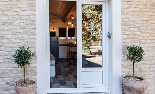 Studio avec jardin et piscine à Suze-La-Rousse, Saint-Paul-Trois-Châteaux, La Villa Tria Castella