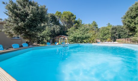 Studio avec piscine et jardin